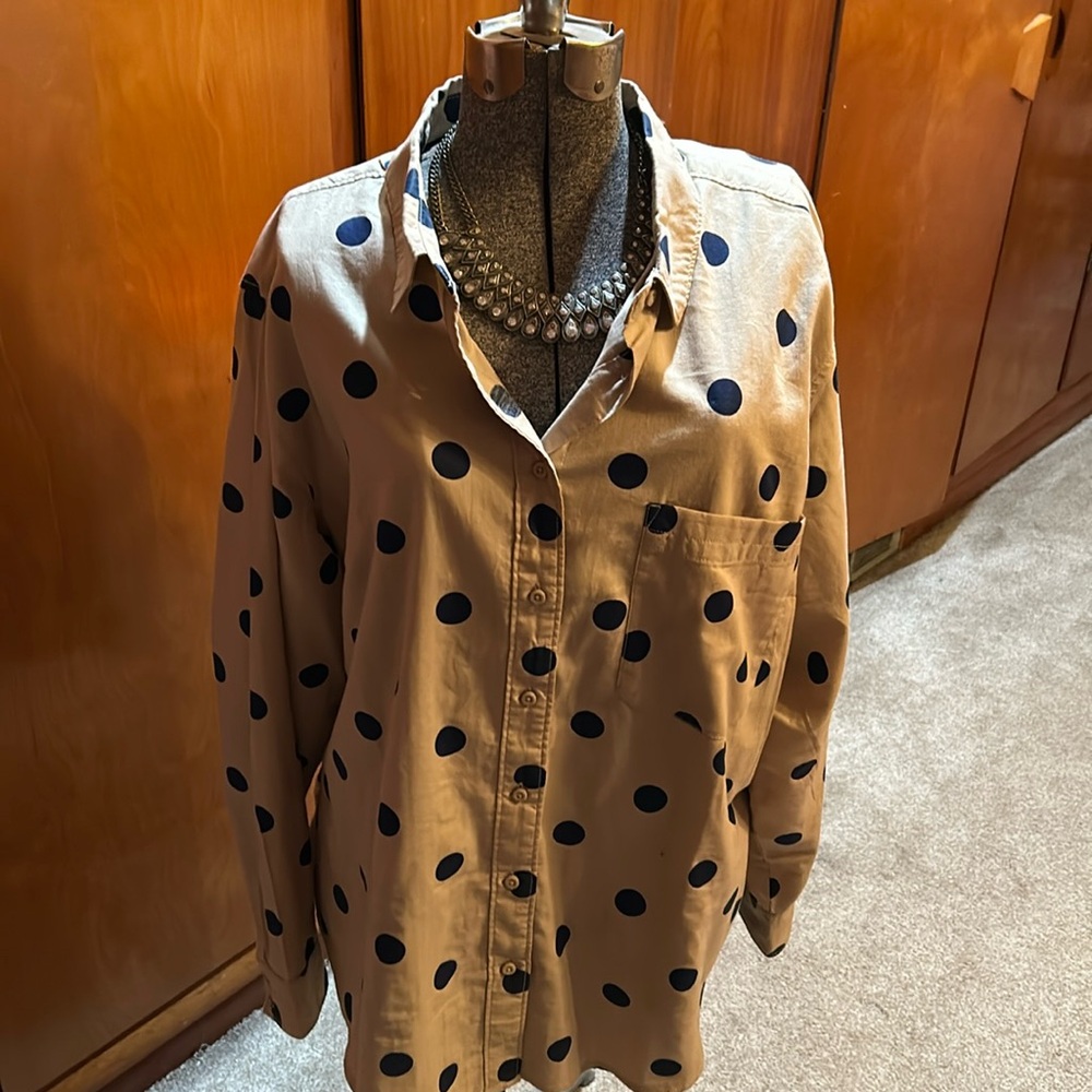 Super cute plus size polka dot top!!!!!